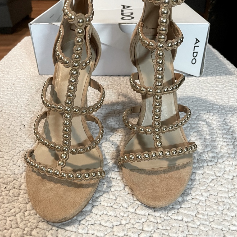 Brand new Aldo suede tan heels